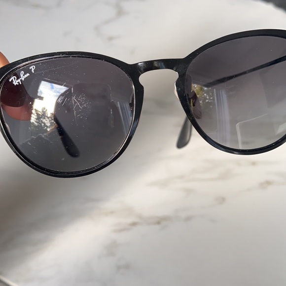 Authentic Rayban Polarized Sunglasses with cleaning cloth - Picture 5 of 5